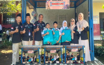 Pentasyarufan Baznas SMP Negeri 1 Tambak bersama Kepala Sekolah, UPZ, dan Wali Kelas